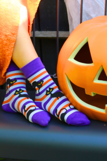 BRAMBLE striped halloween cat socks | Sokisahtel