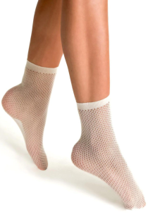 MAGICA creamy white fishnet socks | Sokisahtel