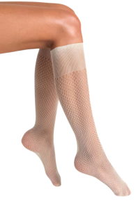 MAGICA creamy white fishnet knee-highs | Sokisahtel