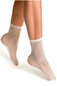 MAGICA creamy white fishnet socks | Sokisahtel