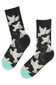Хлопковые носки чёрного цвета с изображением белых голубей PIGEON | Sokisahtel