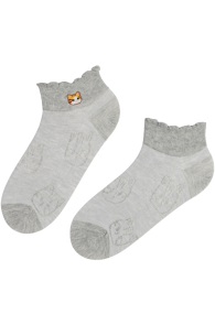 Хлопковые короткие носки серого цвета с узором в виде милых кошачьих мордочек RITA | Sokisahtel