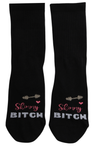 Хлопковые носки чёрного цвета с дерзким посланием SKINNY BITCH | Sokisahtel
